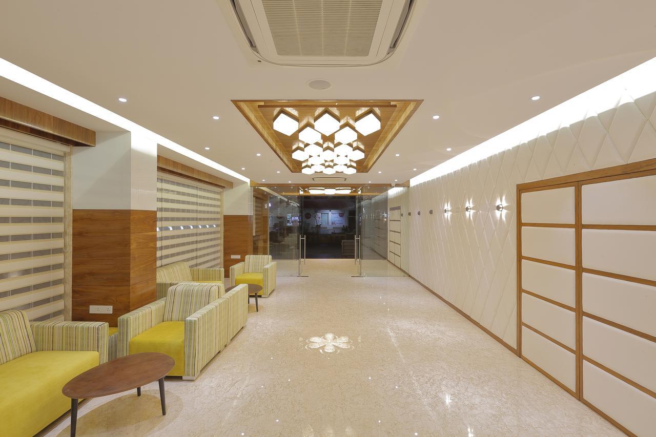 Hotel Silver Heights Ahmedabad Exterior photo