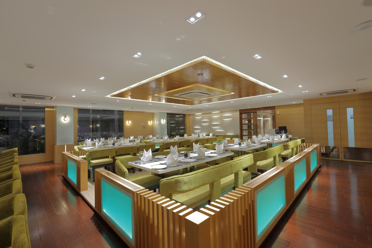 Hotel Silver Heights Ahmedabad Exterior photo