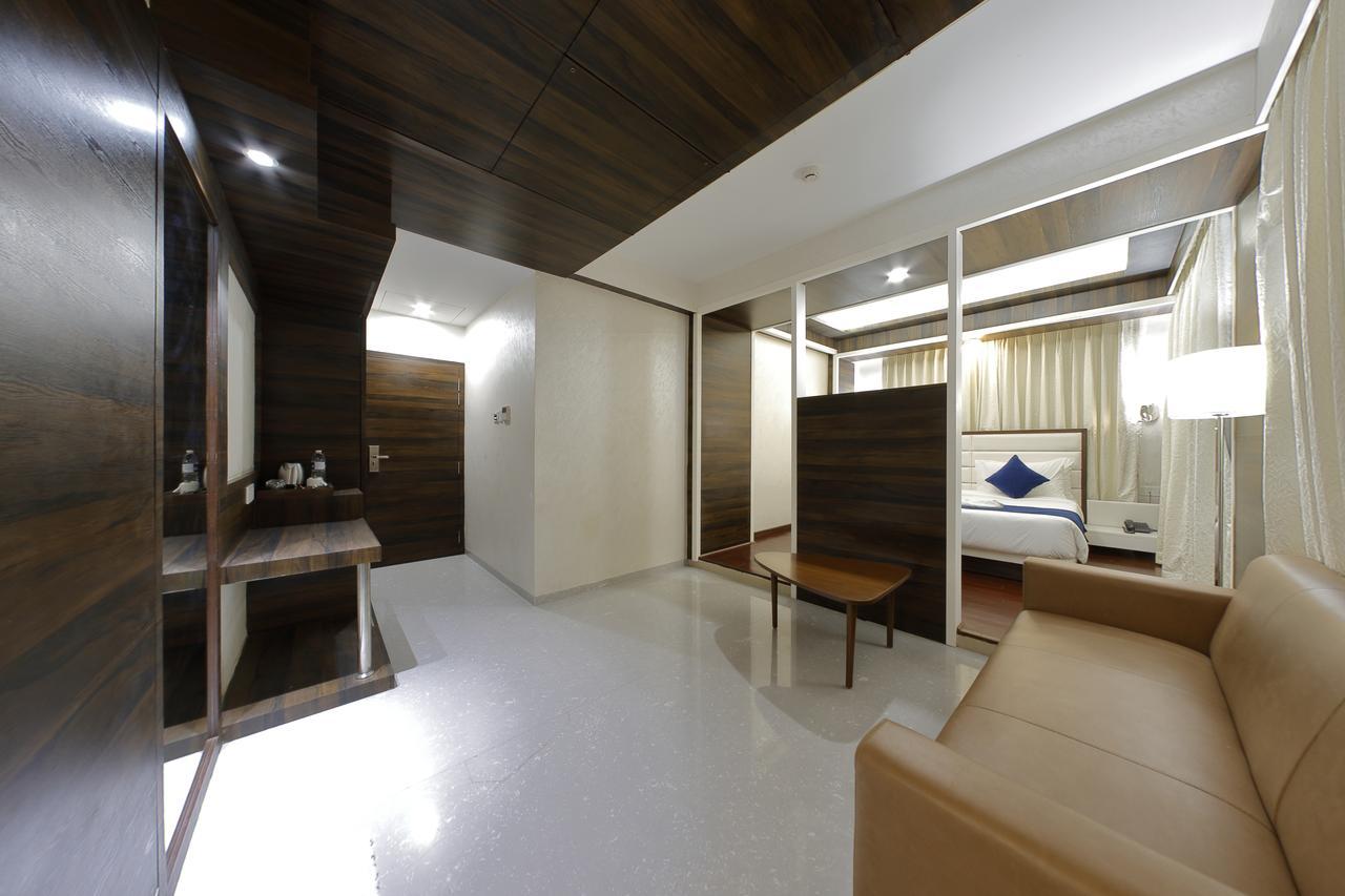 Hotel Silver Heights Ahmedabad Exterior photo