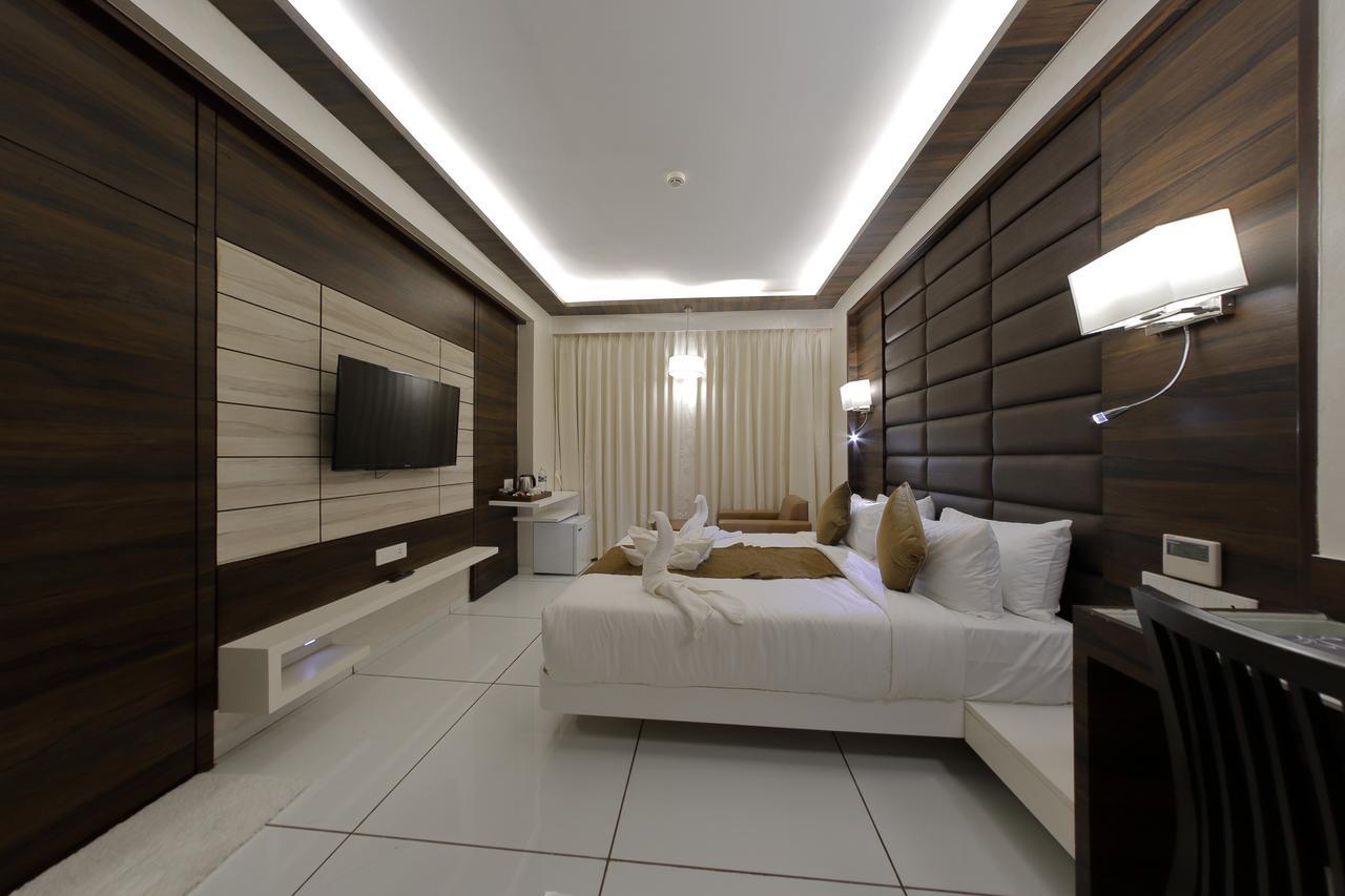 Hotel Silver Heights Ahmedabad Exterior photo