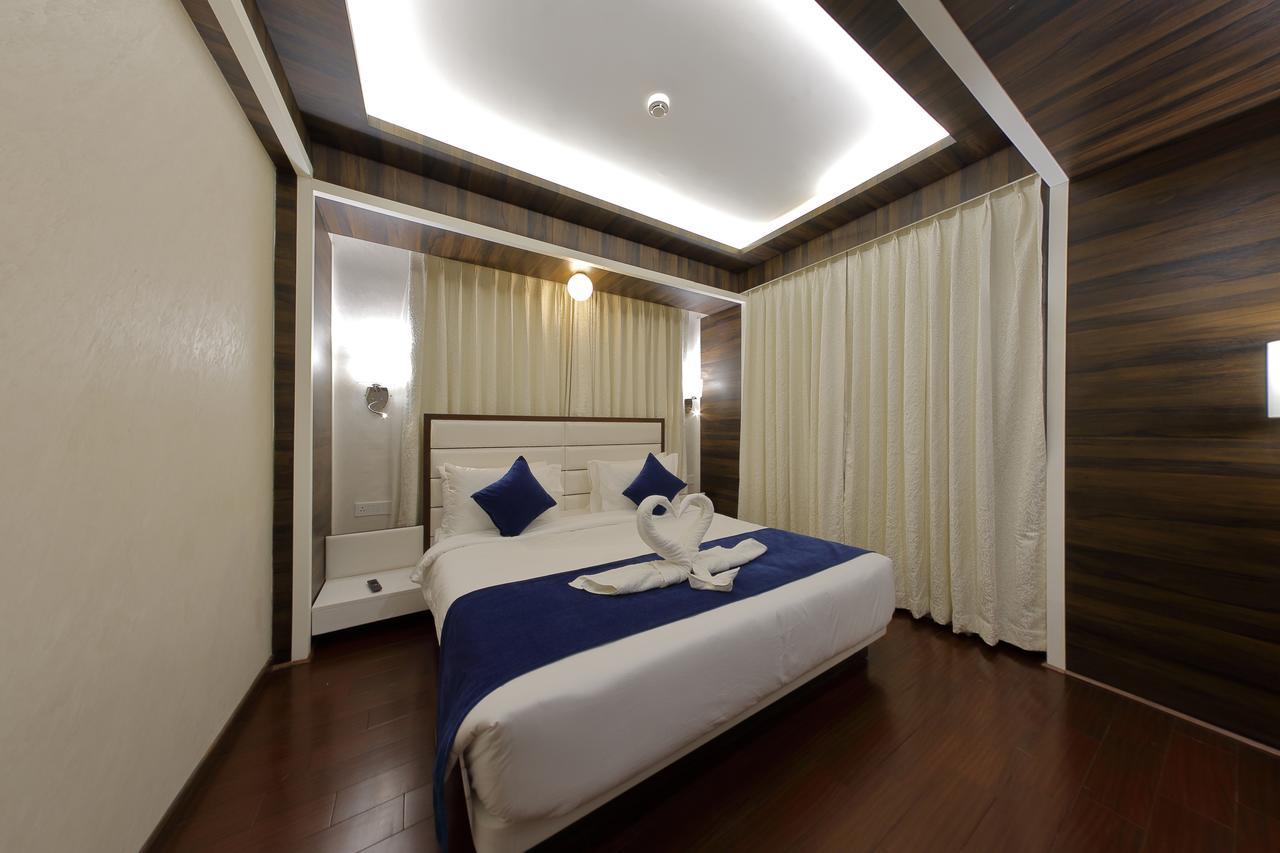 Hotel Silver Heights Ahmedabad Exterior photo