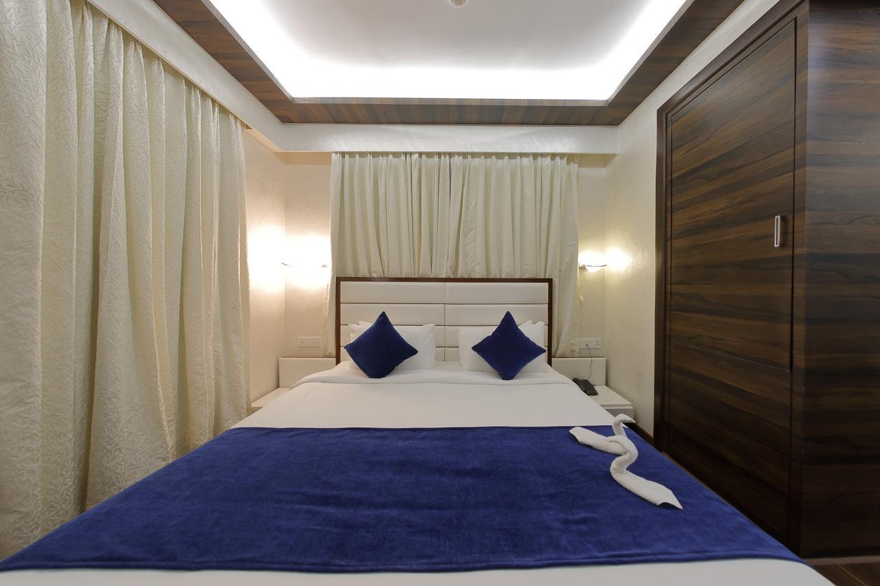 Hotel Silver Heights Ahmedabad Exterior photo