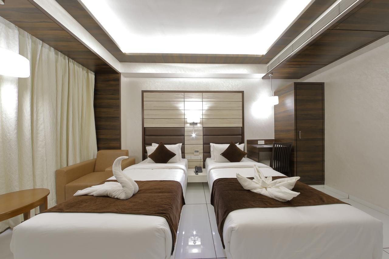 Hotel Silver Heights Ahmedabad Exterior photo