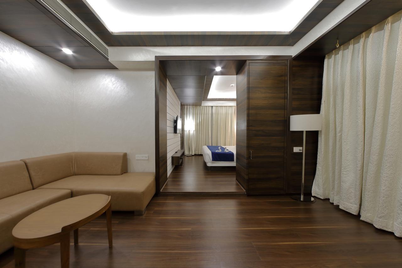 Hotel Silver Heights Ahmedabad Exterior photo